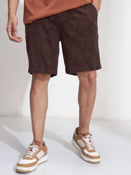 HIGHLANDER Men
                        Relaxed Fit Mid-Rise Cotton Shorts