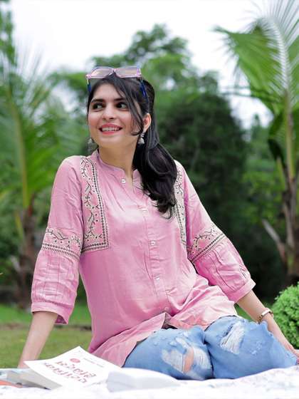 KALINI Ethnic Motifs
                        Embroidered Kurti
