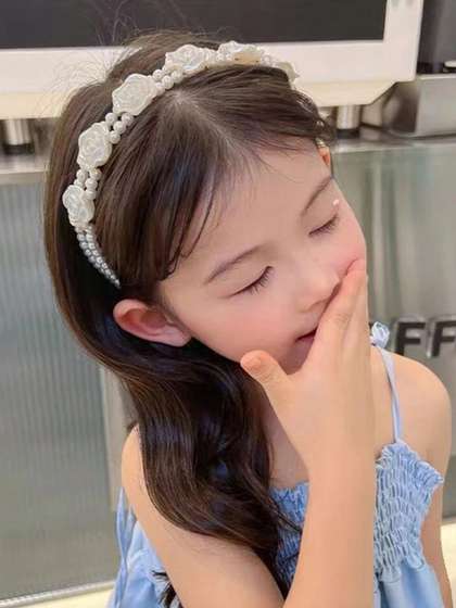 Ziory Girls Embellished
                    Floral Design Hairband