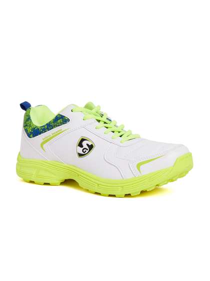 SG Unisex Savages Stud
                      Cricket Shoes