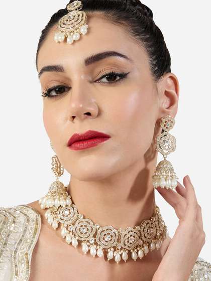 Zaveri Pearls Studded & BeadedJewellerySet
