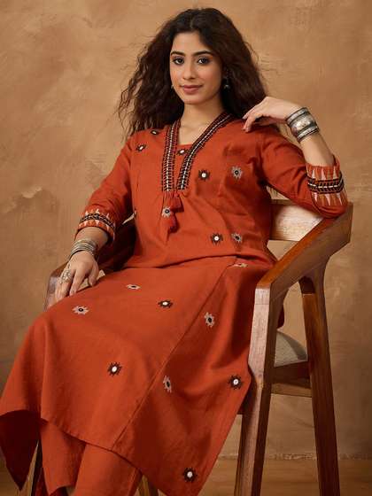 Varanga Yoke Design
                      Pleated Thread Work V-Neck A-line Kurta With
                      Trousers