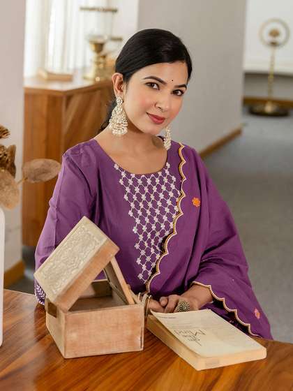 SANISA Women Ethnic
                        Motifs Embroidered Regular Sequinned Kurta with
                        Trousers & With Dupatta