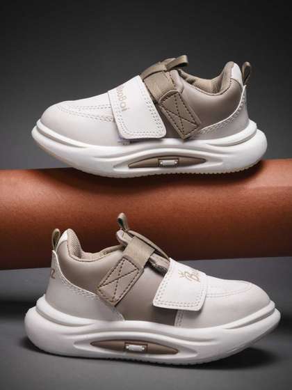 Crazyly Boys
                      Colourblocked Sneakers With Velcro