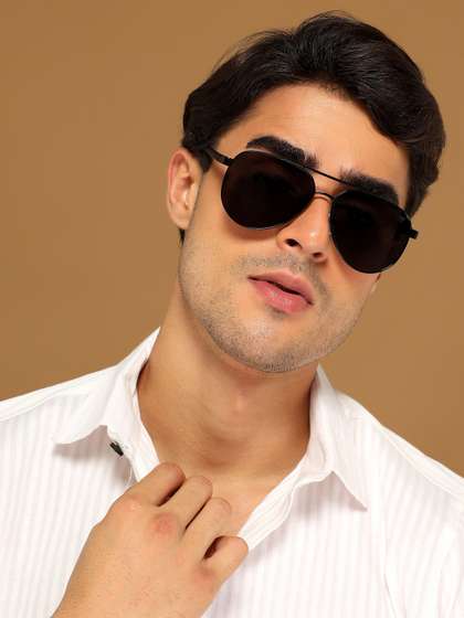 Voyage Unisex
                          Aviator Sunglasses Black Lens Black Frame
                          9502PMG7138