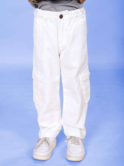 KiddoPanti Boys Straight
                    Fit Mid-Rise Stretchable Cargo Jeans with Side Flap
                    Pockets