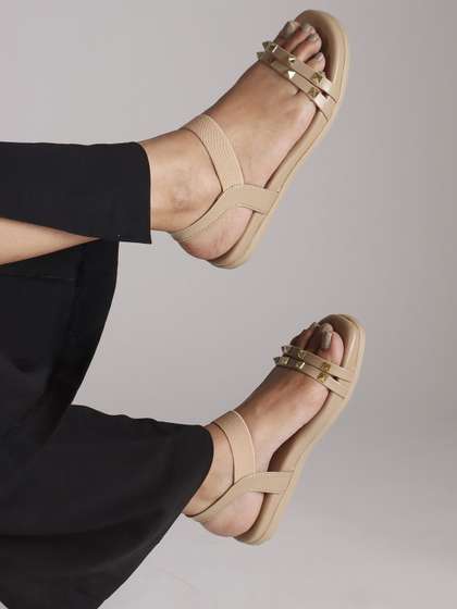 DressBerry Women
                        Embellished Open Toe Party Flats