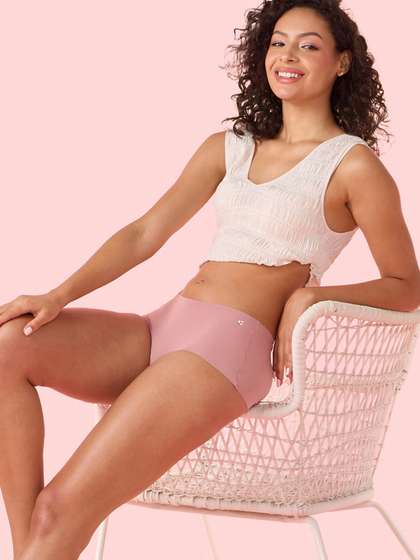 Enamor Mid-Rise
                          Seamless Breathable Sweat-Wicking Boyshort
                          Briefs PS40 NSTLGR