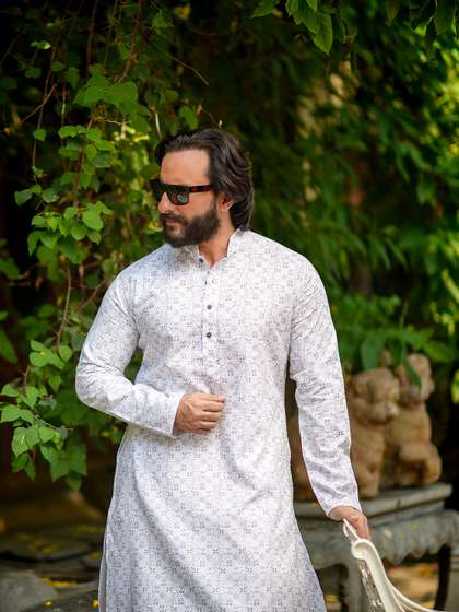 House of Pataudi Men White & Grey Printed Straight Kurta