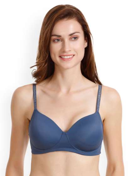 teen in bra strips Teen in bra strips