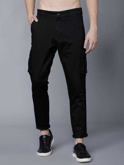 HIGHLANDER Men Black
                        Slim Fit Solid Cargos