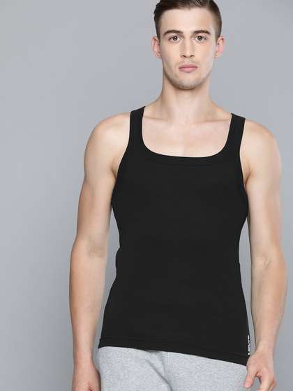 Levis Men Solid
                        Square Neck Sleeveless Pure Cotton Rib Easy Tuck
                        Sports Vest