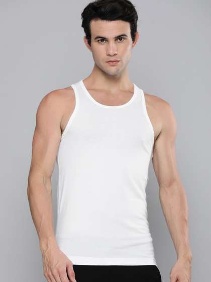Levis Men Solid
                        Scoop Neck Sleeveless Pure Cotton Classic Vest