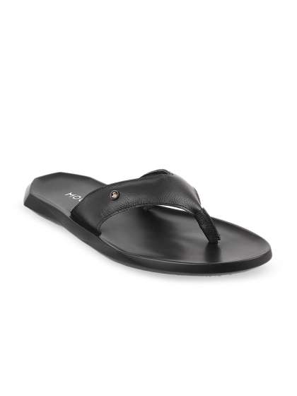 Mochi Men Black Solid Comfort Sandals