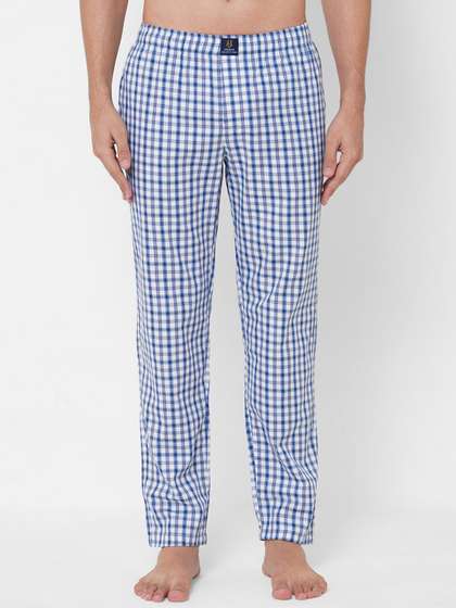 URBAN SCOTTISH Men
                        Blue & White Checked Pure Cotton Lounge
                        Pants