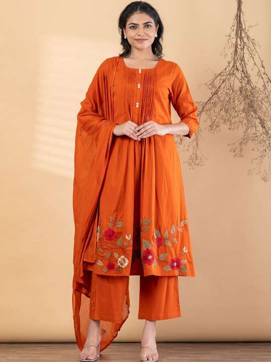 Readiprint Women Floral Embroidered Pleated Thread Work Pure Cotton Kurta with Trousers & With Dupatta deal from myntra Readiprint Women Floral Embroidered Pleated Thread Work Pure Cotton Kurta with Trousers & With Dupatta deal from myntra