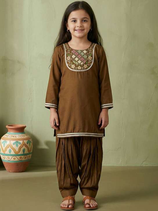 Readiprint Girls Ethnic Motifs Embroidered Regular Thread Work Chanderi Silk Kurta with Patiala deal from myntra Readiprint Girls Ethnic Motifs Embroidered Regular Thread Work Chanderi Silk Kurta with Patiala deal from myntra