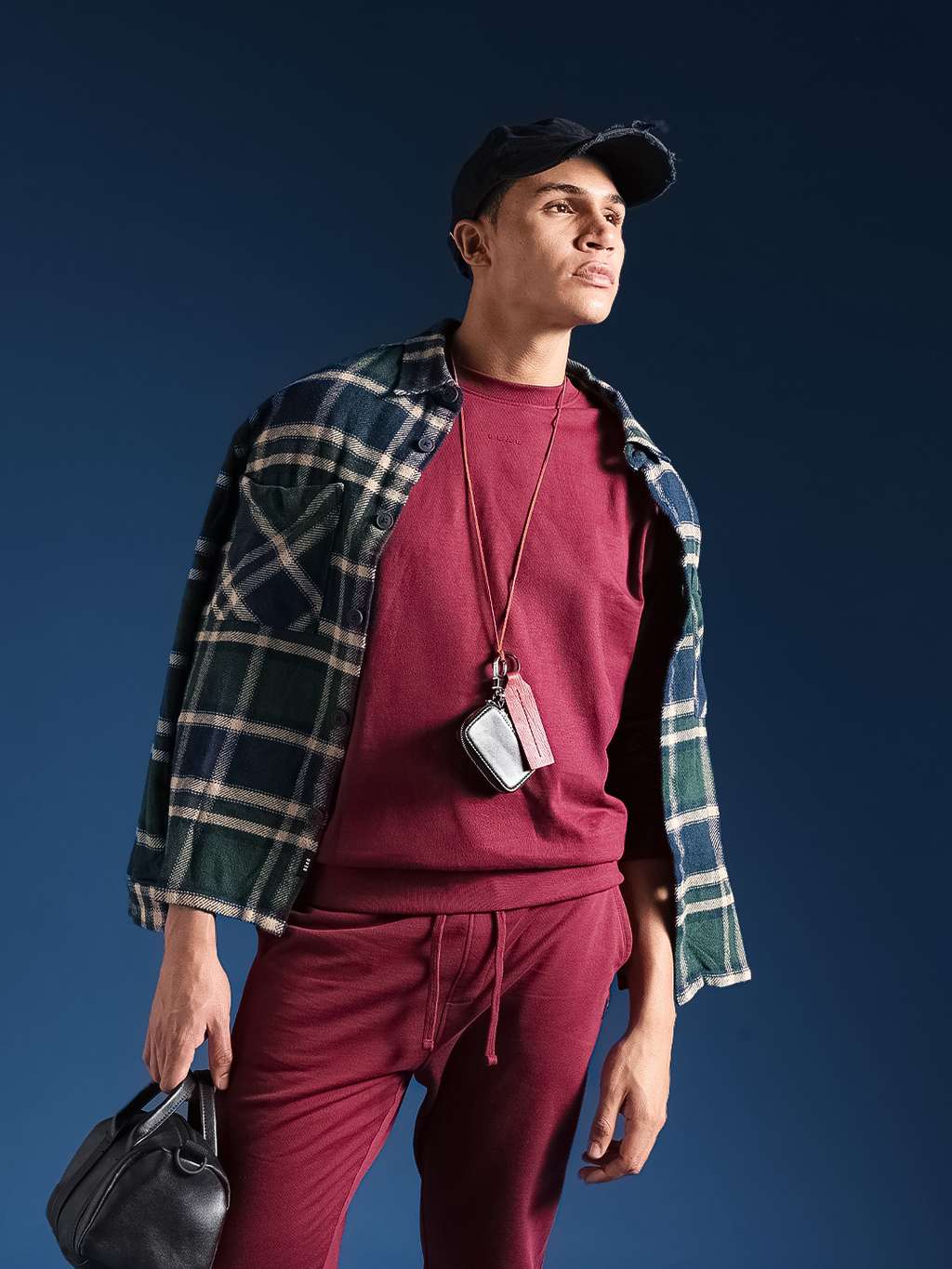 THE BEAR HOUSE Men Solid Round Neck Full Sleeve Sweatshirt — image 1 of 8