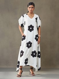 Buy KALINI Floral Printed Georgette Fit and Flare Maxi Ethnic Dresses -  Ethnic Dresses for Women 27232522 | Myntra