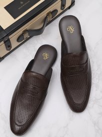 Buy BERZERI Men Tan Brown Lightweight Leather Mules Casual Shoes