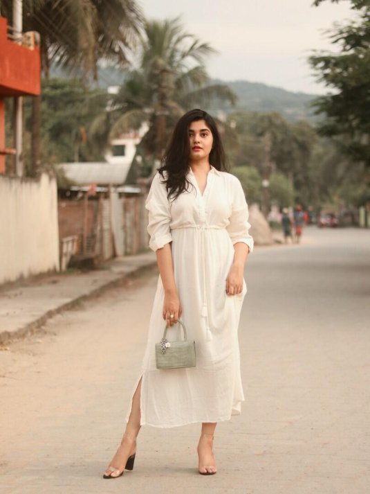 White maxi dress store myntra