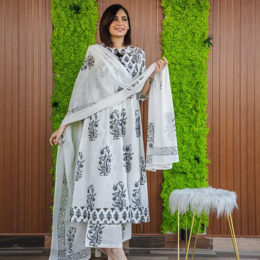 Myntra online discount shopping clothes