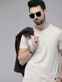 Men Solid Knitted T-shirt