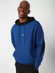 Men Colourblocked Sweatshirt