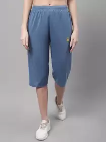 Women Solid Cotton Capris