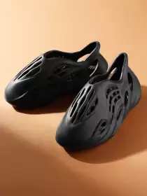 Women Cut-Out Slip On Sneakers