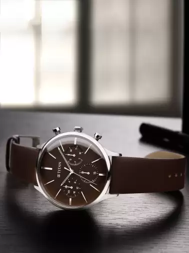 Men Leather Straps Watch - image 2