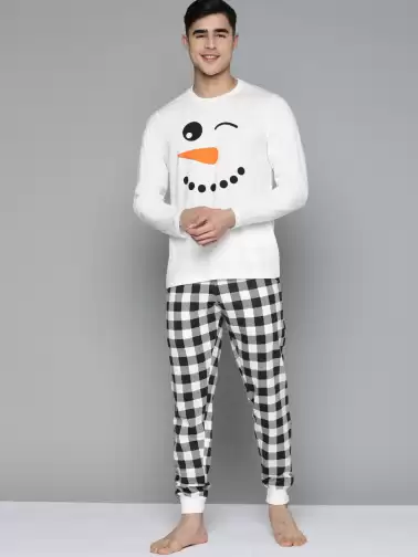 Men Printed Pyjama Set - image 2