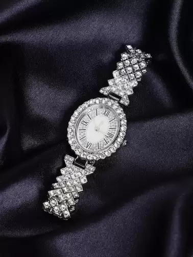Women Bracelet Style Watch - image 2