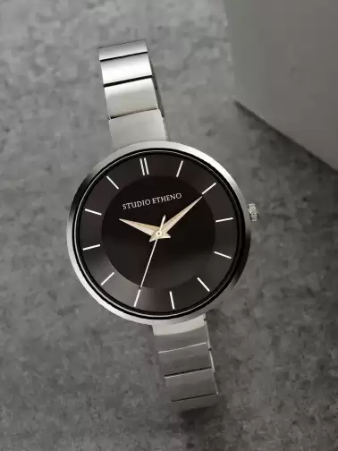 Women Stainless Steel Straps Watch - image 2