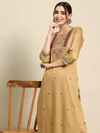 Women Yoke Design Kurta with Trousers - image 2