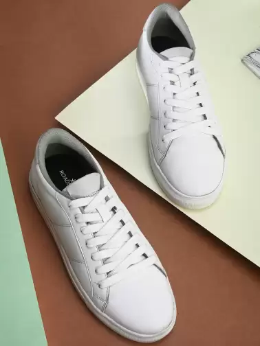 Women Lightweight Sneakers - image 2