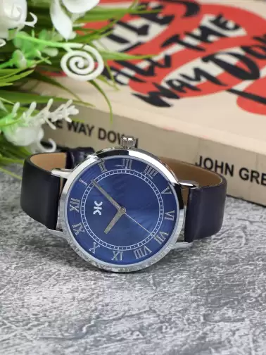 Women Leather Straps Watch - image 2