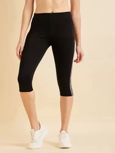 Women Mid-Rise Sports Capris - image 2
