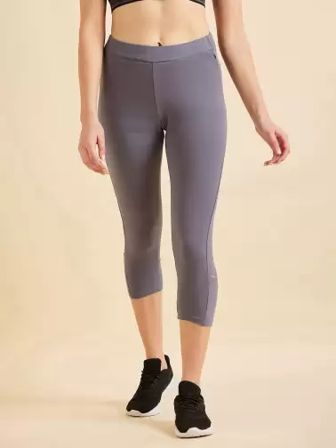 Women Mid-Rise Sports Capris - image 2