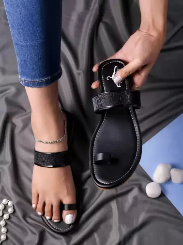 Women Textured One Toe Flats - image 2