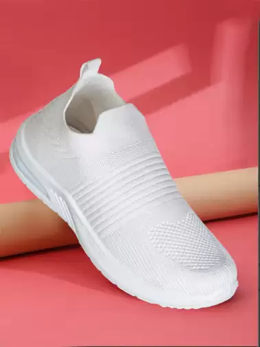 Women Flyknit Sports Shoes - image 2
