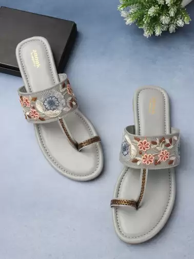 Women One Toe Flats - image 2