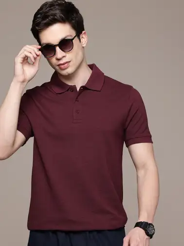 Moda RapidoSolid Polo Collar T-shirtSizes: SRs. 359Rs. 999(64% OFF)