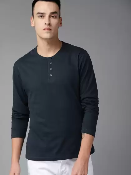Solid Round Neck T-shirt - image 3