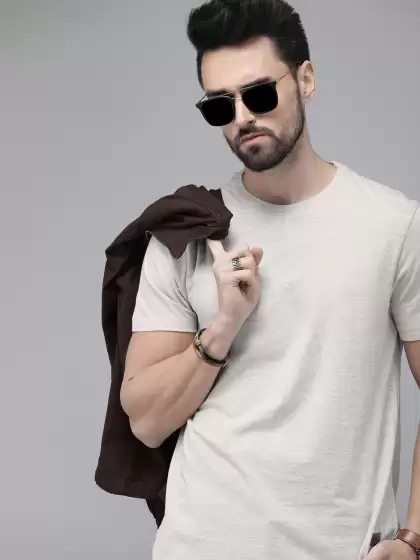 Men Solid Knitted T-shirt - image 3