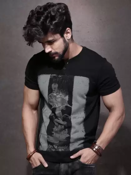 Printed Henley T-shirt - image 3
