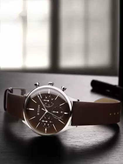 Men Leather Straps Watch - image 3