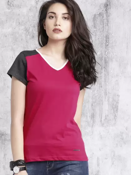 V-Neck T-shirt - image 3