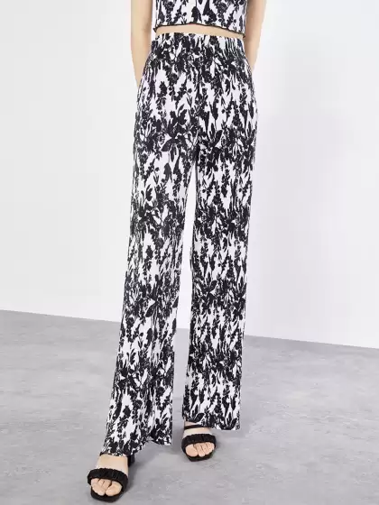 Women Loose Fit Pleated High-Rise Trousers - image 3
