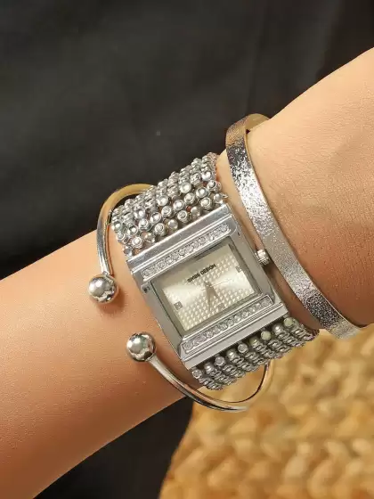 Women Analogue Watch - image 3